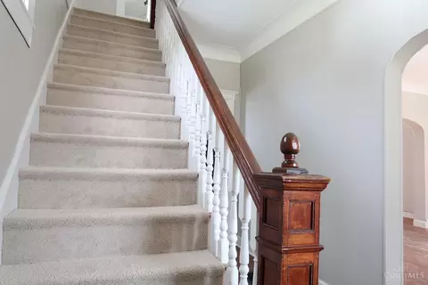 Entry Way - 6916 Noble Ave, Cincinnati, OH 45239 photo 4 of 7