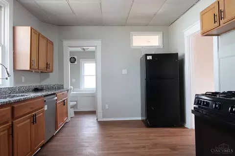 Kitchen - 6916 Noble Ave, Cincinnati, OH 45239 photo 3 of 4