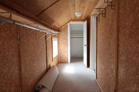 Entry Way - 6916 Noble Ave, Cincinnati, OH 45239 photo 5 of 7