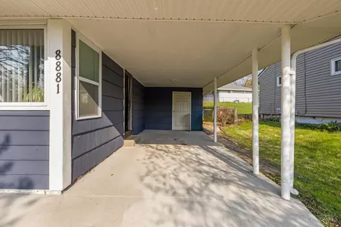 Exterior - 8881 Ebro Ct, Cincinnati, OH 45231 photo 6 of 7