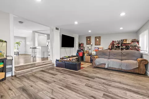 Living - 8881 Ebro Ct, Cincinnati, OH 45231 photo 1 of 1