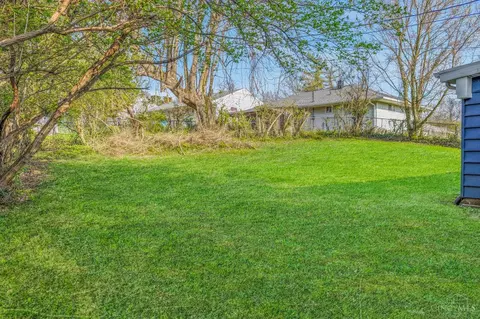Exterior - 8881 Ebro Ct, Cincinnati, OH 45231 photo 4 of 7
