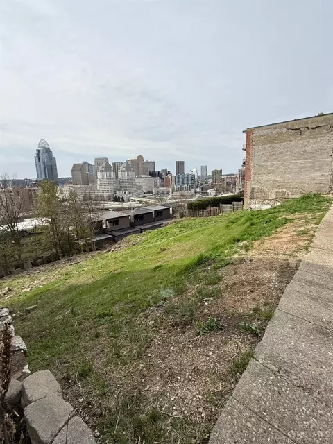 375 Oregon St, Cincinnati, OH 45202 photo 7