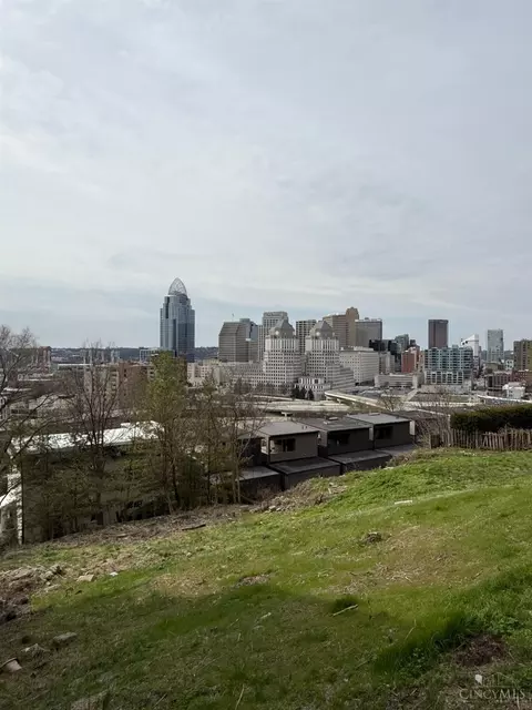 375 Oregon St, Cincinnati, OH 45202 photo 8