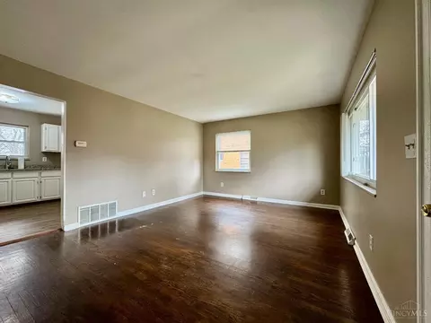 3260 Blueacres Dr, Colerain Twp, OH 45239