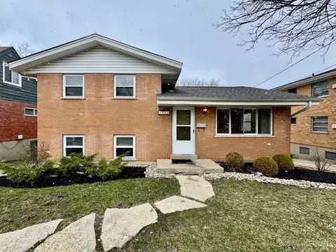 3260 Blueacres Dr, Colerain Twp, OH 45239