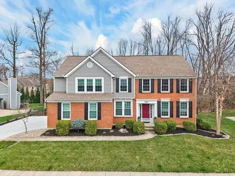 9607 Old Village Dr, Loveland, OH 45140