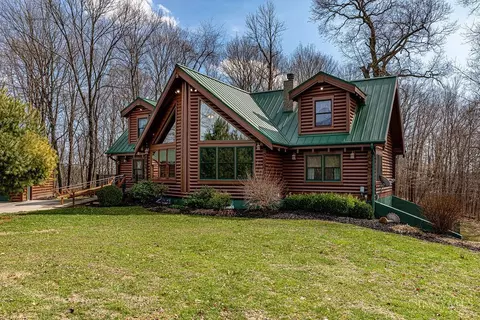 23246 Mt Pleasant Rd, Lawrenceburg, IN 47025