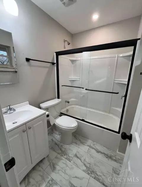 Bath - 2335 Bluelark Dr, Cincinnati, OH 45231 photo 1 of 2