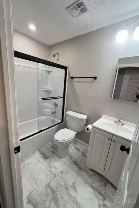 Bath - 2335 Bluelark Dr, Cincinnati, OH 45231 photo 2 of 2