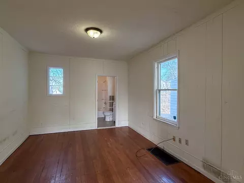 Bedroom - 1606 Brewster Ave, Cincinnati, OH 45207 photo 1 of 21