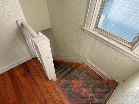 Entry Way - 1606 Brewster Ave, Cincinnati, OH 45207 photo 3 of 7