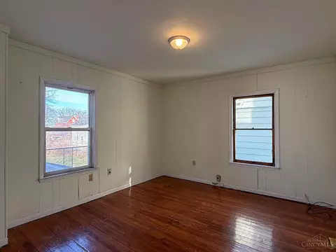 Bedroom - 1606 Brewster Ave, Cincinnati, OH 45207 photo 5 of 21