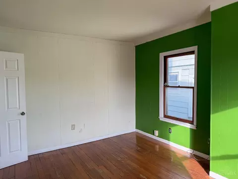 Bedroom - 1606 Brewster Ave, Cincinnati, OH 45207 photo 11 of 21
