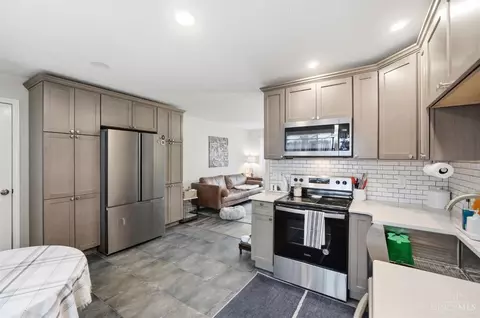Kitchen - 11639 Hanover Rd, Forest Park, OH 45240 photo 3 of 8