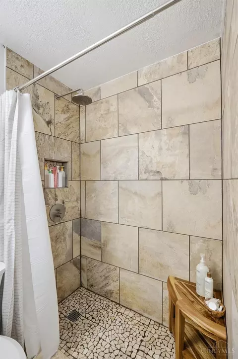 Bath - 11639 Hanover Rd, Forest Park, OH 45240 photo 4 of 4