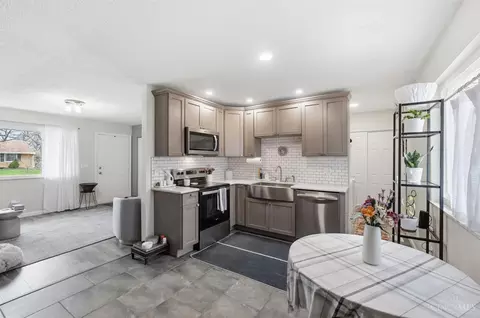 Kitchen - 11639 Hanover Rd, Forest Park, OH 45240 photo 2 of 8