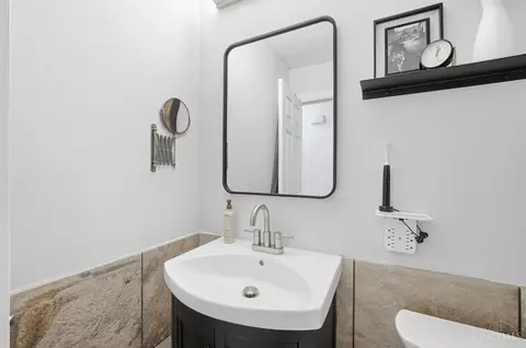 Bath - 11639 Hanover Rd, Forest Park, OH 45240 photo 2 of 4