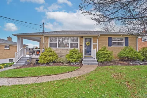 5722 Kroegermount Dr, Cincinnati, OH 45239