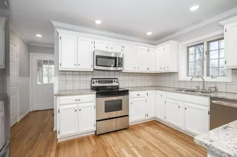 Kitchen - 8917 Appleseed Dr, Cincinnati, OH 45249 photo 4 of 4
