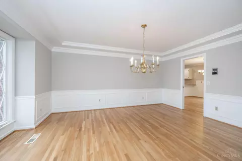 Dining - 8917 Appleseed Dr, Cincinnati, OH 45249 photo 5 of 5