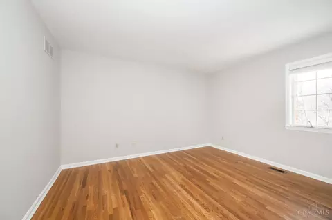 Bedroom - 8917 Appleseed Dr, Cincinnati, OH 45249 photo 3 of 9
