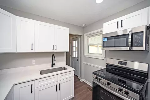 Kitchen - 3892 Michael Dr, Cincinnati, OH 45255 photo 2 of 2
