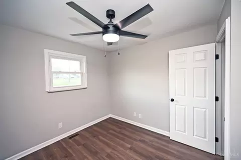 Bedroom - 3892 Michael Dr, Cincinnati, OH 45255 photo 8 of 10
