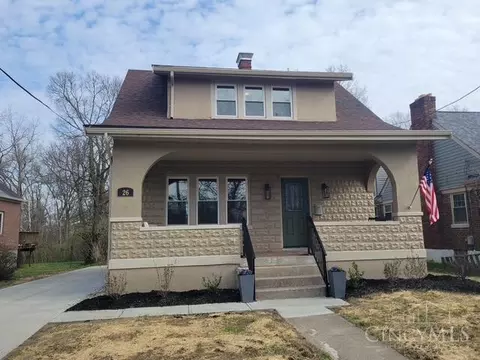 26 Chestnut Ave, Wyoming, OH 45215
