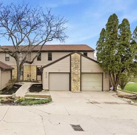 5196 Putters Cir, West Chester, OH 45069
