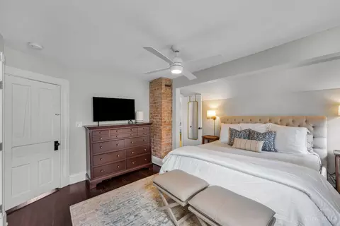 Bedroom - 3330 Monteith Ave, Cincinnati, OH 45208 photo 3 of 10