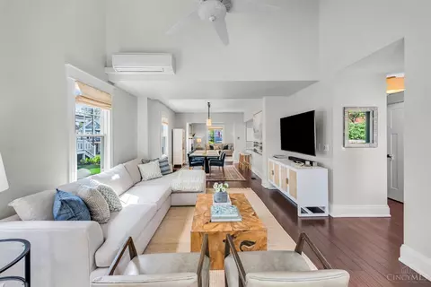 Living - 3330 Monteith Ave, Cincinnati, OH 45208 photo 6 of 6