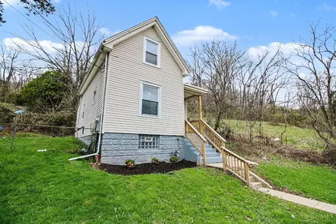 Exterior - 2245 Quebec Rd, Cincinnati, OH 45214 photo 5 of 6