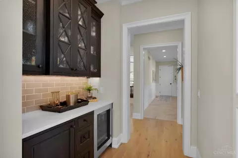 Entry Way - 211 Coldstream Club Dr, Cincinnati, OH 45255 photo 6 of 11