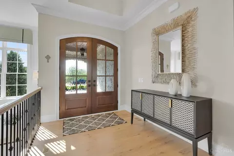 Entry Way - 211 Coldstream Club Dr, Cincinnati, OH 45255 photo 2 of 11