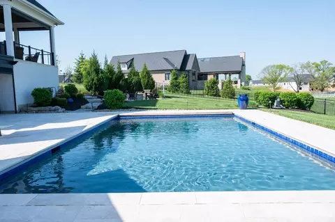 Exterior - 211 Coldstream Club Dr, Cincinnati, OH 45255 photo 6 of 10
