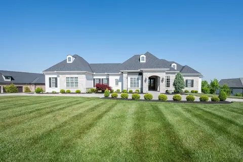 211 Coldstream Club Dr, Cincinnati, OH 45255