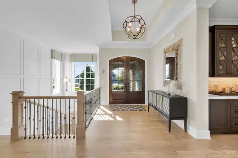 Entry Way - 211 Coldstream Club Dr, Cincinnati, OH 45255 photo 3 of 11