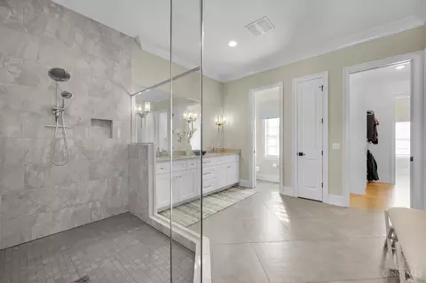 Bath - 211 Coldstream Club Dr, Cincinnati, OH 45255 photo 3 of 8