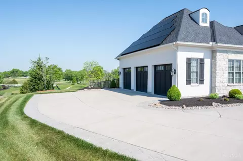 Exterior - 211 Coldstream Club Dr, Cincinnati, OH 45255 photo 8 of 10