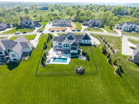 View/Area - 211 Coldstream Club Dr, Cincinnati, OH 45255 photo 3 of 9