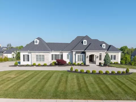 Exterior - 211 Coldstream Club Dr, Cincinnati, OH 45255 photo 2 of 10