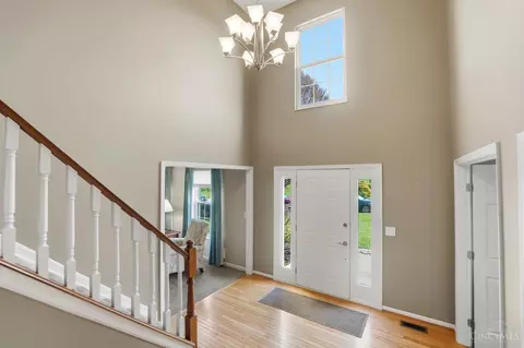 Entry Way - 452 Windfern Forest Ln, Cincinnati, OH 45244 photo 2 of 8