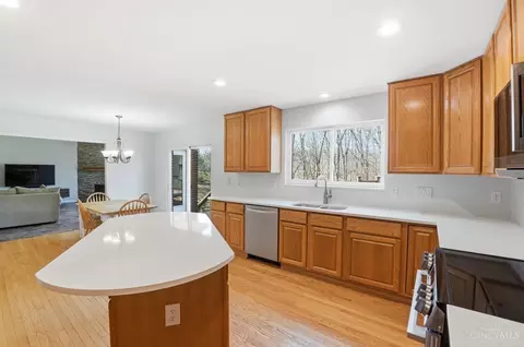 Kitchen - 452 Windfern Forest Ln, Cincinnati, OH 45244 photo 4 of 7