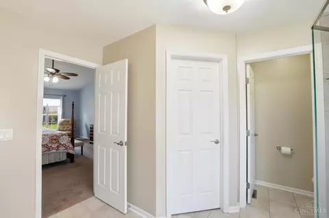 Entry Way - 452 Windfern Forest Ln, Cincinnati, OH 45244 photo 8 of 8