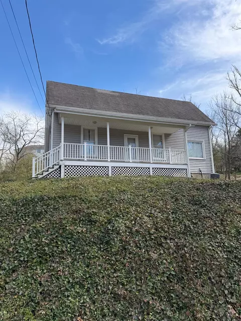 7469 Camargo Rd, Madeira, OH 45243