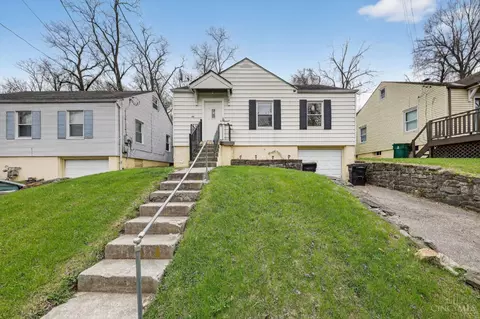 1778 Ashbrook Dr, Cincinnati, OH 45238