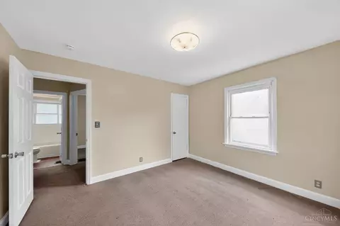 Bedroom - 1778 Ashbrook Dr, Cincinnati, OH 45238 photo 3 of 4