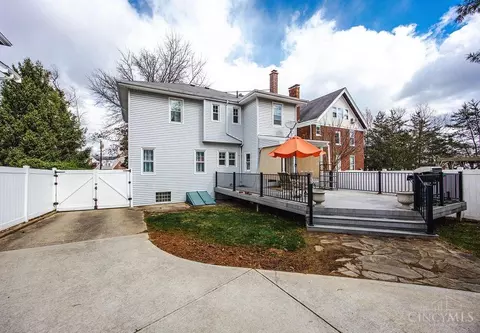 Exterior - 2913 Madison Rd, Cincinnati, OH 45209 photo 7 of 8