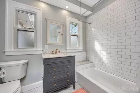Bath - 2913 Madison Rd, Cincinnati, OH 45209 photo 1 of 2